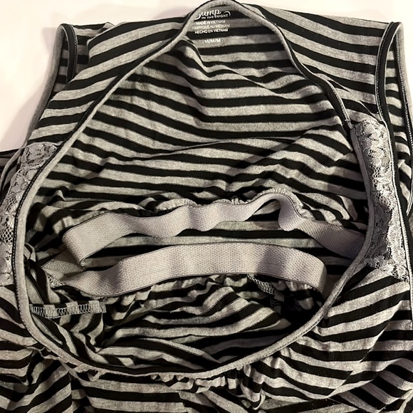 Bump In The Night Gray & Black Stripped Top, Built In Shelf Bra, Women’s Size M. - Picture 9 of 9